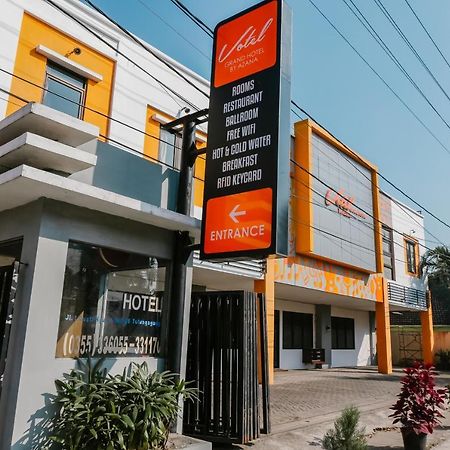 Votel Hotel Тулунгагунг Экстерьер фото